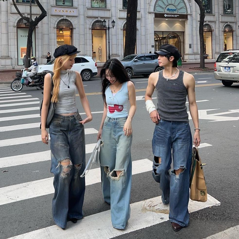 RIPPED WIDE LEG JEANS - Quần jeans rách ống rộng Whose Studio - Kèm dây quần | BigBuy360 - bigbuy360.vn