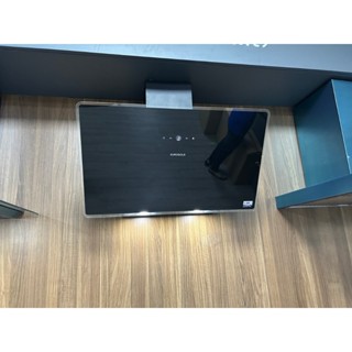 Máy Hút Mùi Nhà Bếp Áp Tường, Máy Hút Mùi Vát  EUROGOLD EUH0770V 70CM thiết kế sang trọng cảm ứng siêu nhạy, an toàn.