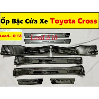 Ốp Bậc Cửa, Nẹp Bước Chân Xe Toyota Cross 2024-2020 Trong, Ngoài Loại 1 Mặt Bóng Chất Liệu Titan Cao Cấp