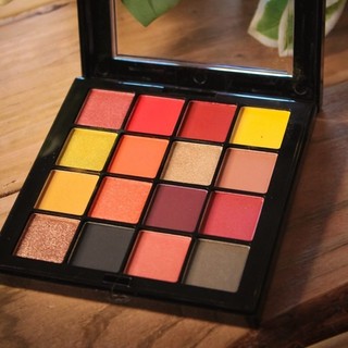 (THANH LÝ) Phấn Mắt NYX Ultimate Eye Shadow Palette - Phoenix. Màu Mắt Đỏ Ấm. Bảng Mắt