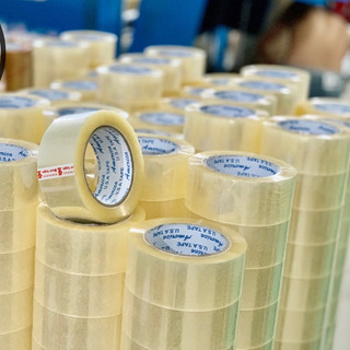 1 cuộn băng keo trong dán thùng, nặng 200g