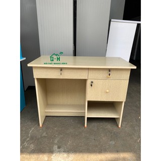 Bàn làm việc văn phòng ván ép 1m màu kem giá rẻ - bàn có tấm chắn trước