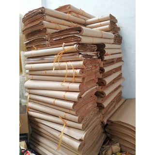 100 tờ giấy bìa xi măng Kraft loại đẹp kích thước 72x102cm dùng để gói giò, bó hoa...