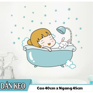 Decal trang trí tường - Hình Chi Bi Bé Tắm Bồn