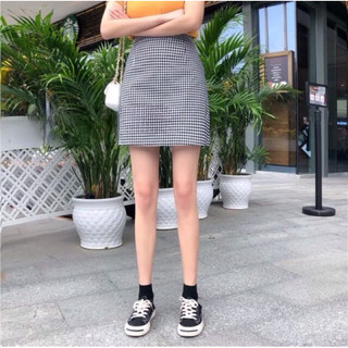 Chân váy chữ A kẻ caro trẻ trung