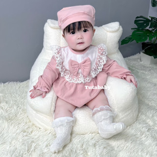 Bodysuit Cho Bé Gái Màu Hồng Chất Len Nhung Mềm Mịn Thiết Kế Phối Ren Kèm Mũ Nồi Sang Chảnh