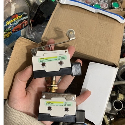 Công tắc hành trình omron D4MC -5000