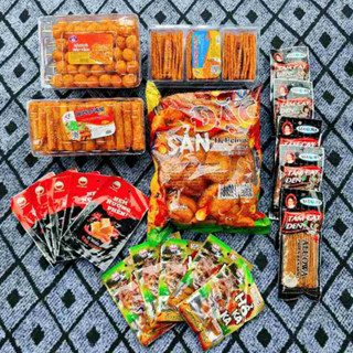 Combo đồ ăn vặt 4 món snack bò quẩy kèm thêm 5 snack nem nướng phên, 5 snack tăm cay đen, 5 snack hổ kaka