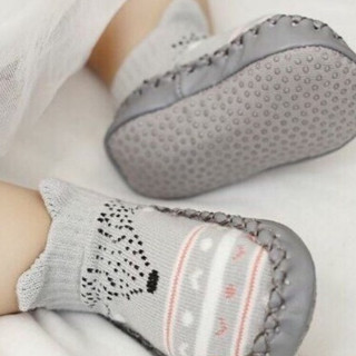 Giày tập đi chống trượt cho bé