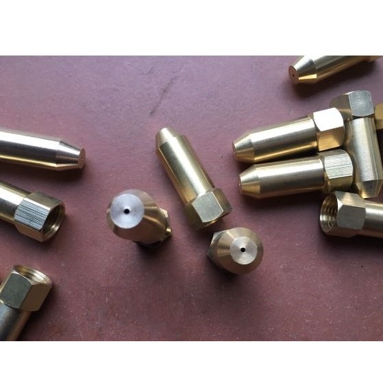 Béc phun xịt rửa xe tạo áp , đầu xịt rửa xe bằng đồng ren 14mm