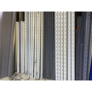 Thanh Sắt V Lỗ Đa Năng V3x3cm-V3x5cm dày 1.6-2 ly - Dài 0,6m-0,7m-0,8m-0,9m-1m-1,2m-1,5m-2m