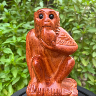 Tượng con khỉ gỗ hương