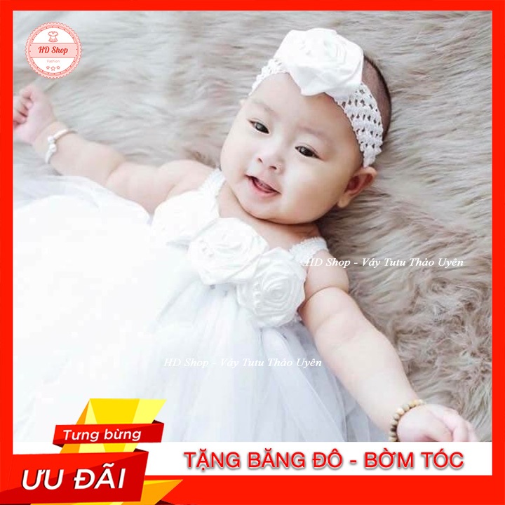 Váy sơ sinh cho bé đầy tháng