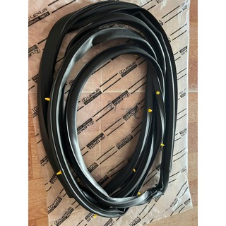 gioăng cánh cửa Altis 02 - 12 ( gioăng trên cánh cửa )