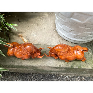 Tượng con trâu gỗ hương