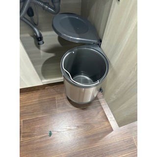 Thùng rác gắn cánh âm tủ thùng rác tròn gắn cánh âm tủ, thương hiệu gemanivn