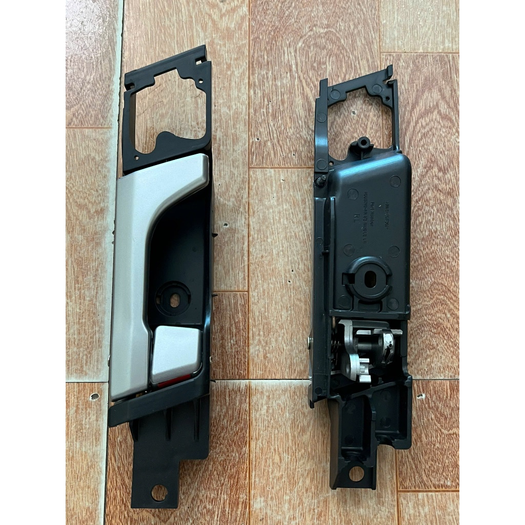 Tay cửa trong Captiva ( giá 1 chiếc )