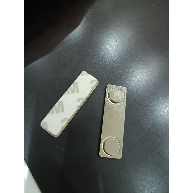 Nam châm cài áo 2 nút dài (45x13) nam châm biển tên