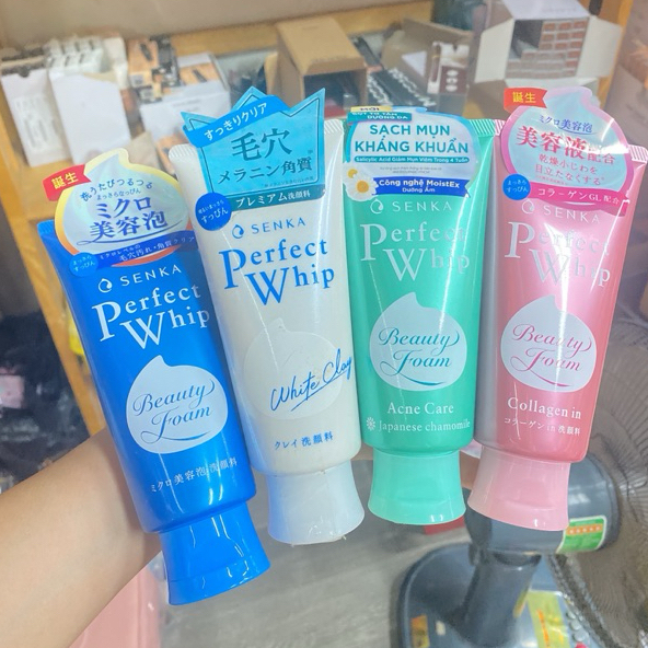 Sữa rửa mặt tạo bọt chiết xuất tơ tằm trắng Senka Perfect Whip