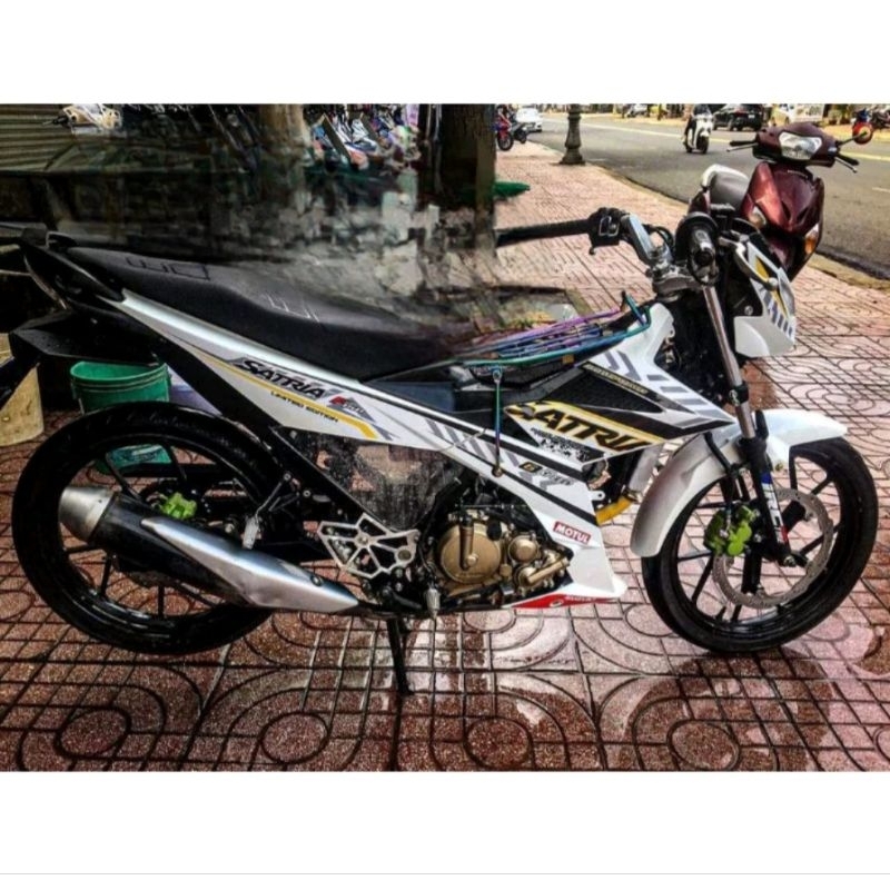 tem rời satria trắng vàng đen