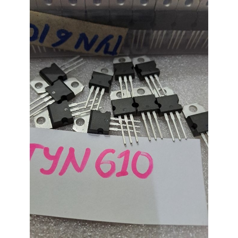 5 con thyristor TYN610