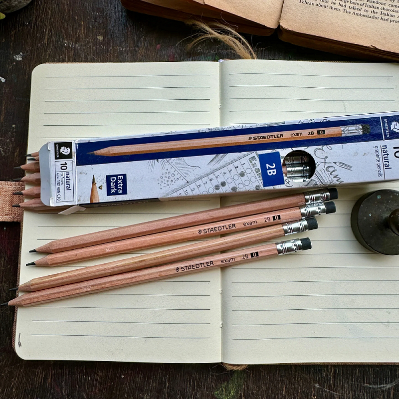 Hộp 12 Bút chì STAEDTLER EXAM 132 40 2B - Độ cứng 2B, có tẩy, thân mộc