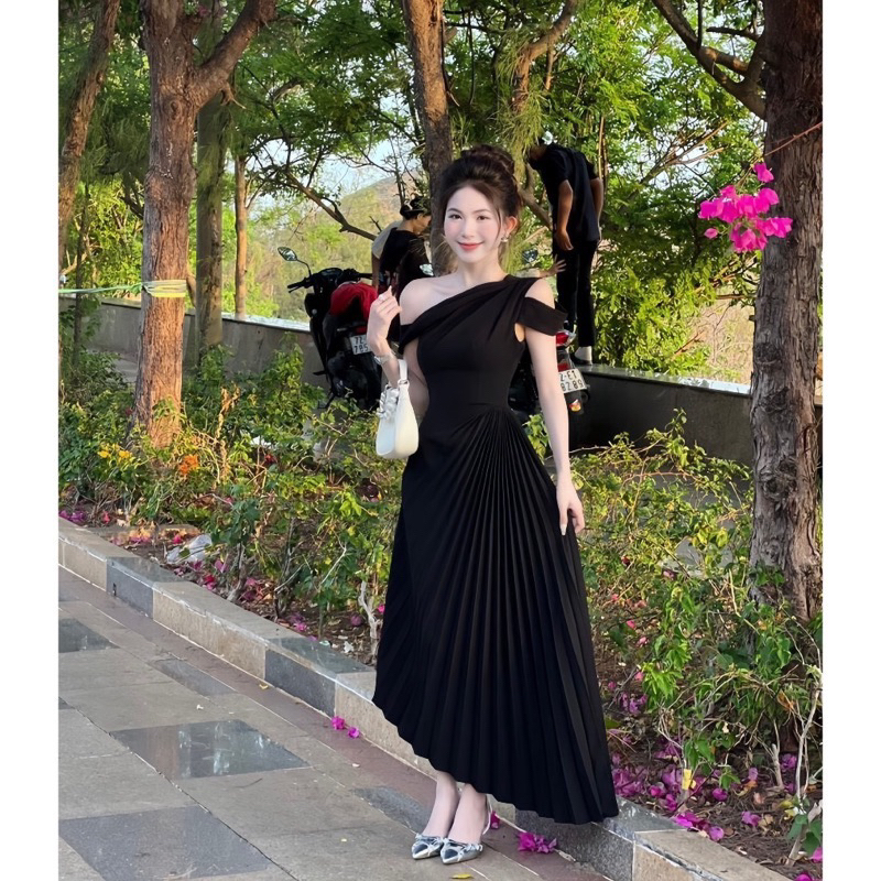 Váy lệch vai dáng dài, đầm dập ly quạt hở vai sang trọng đi tiệc(0002401). | BigBuy360 - bigbuy360.vn