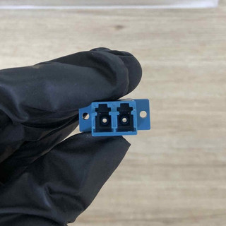 2 cái Đầu nối quang LC/UPC, single mode, Duplex, Adapter