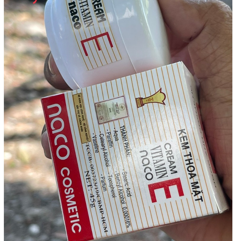 Kem Thoa Mặt Naco Vitamin E