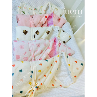 iuem Ủ đông nhung hạt kèm đai cho bé sơ sinh , khổ to thoải mái 85cm, 3 lớp: xô muslin +nhung hạt đậu +bông tấm ở giữa