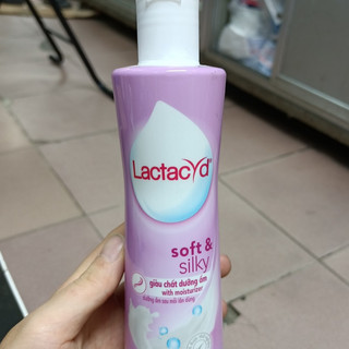 Dung dịch vệ sinh Lactacyd