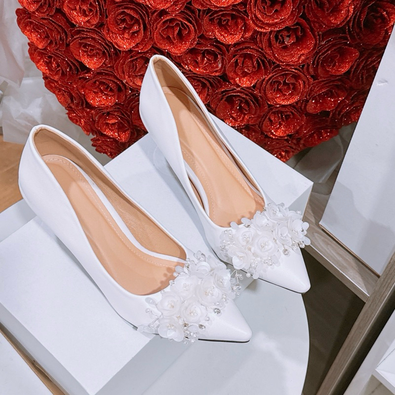   Có size 40 Giày cưới gót nhọn 5p -SG09- Giày thiết kế hoa thủ công Tiểu Thư da lì mềm-Chân to mập tăng size. 
