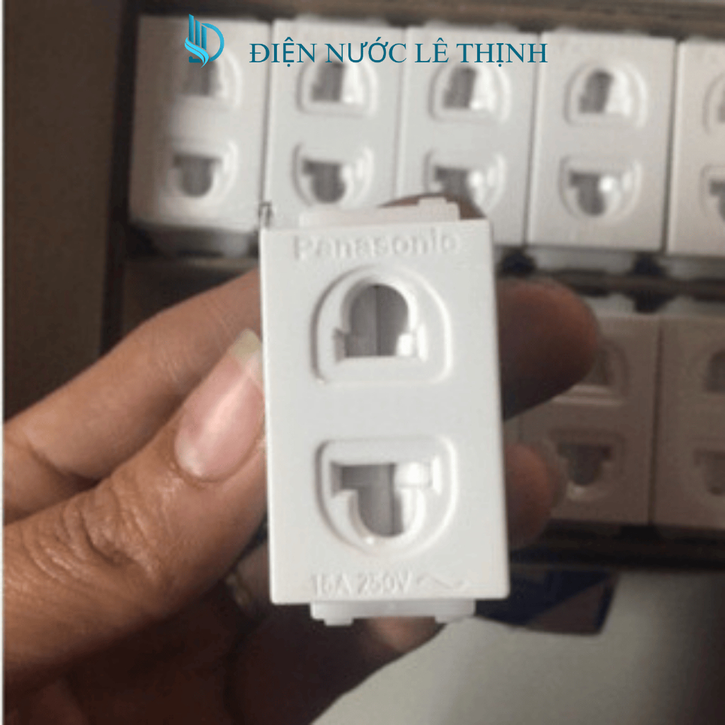 Hạt ổ cắm đơn panasonic -WEV1081-7SW