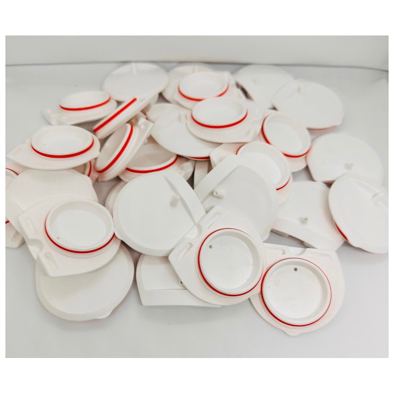Nắp nối cup Imani với máy dây.