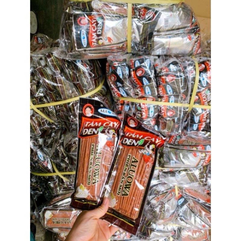 Sỉ bịch 50 gói tăm cay đen hằng đại, tăm cay đen cô gái hằng đại ăn vặt tuổi thơ