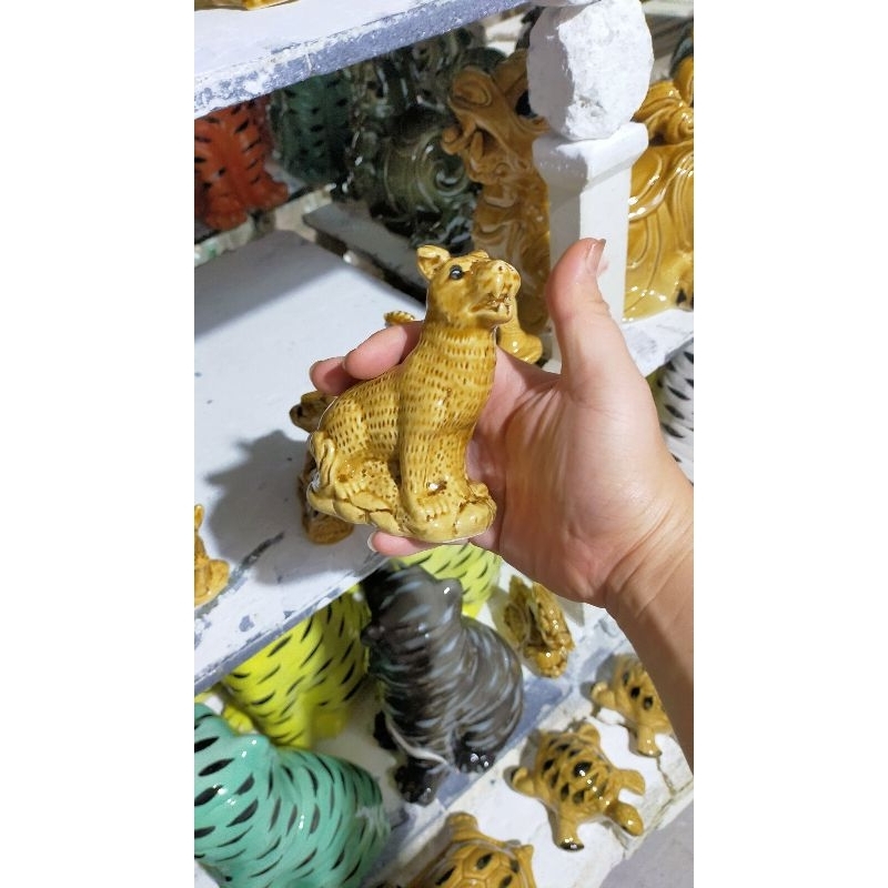 Tượng gốm chó men vàng S2