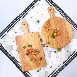 Khay gỗ tròn nhỏ có tay cầm đựng pizza GIBA, thớt gỗ decor chụp ảnh sản phẩm món ăn.