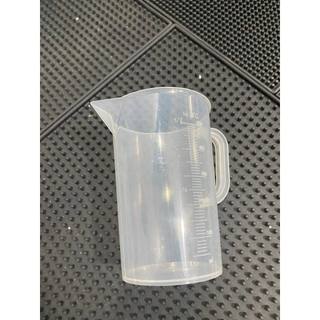 Ca 500ml nhựa có định mức, chia vạch rõ ràng và sắc nét tiện dụng trong gia đình hàng quán và các quầy cà phê nhỏ