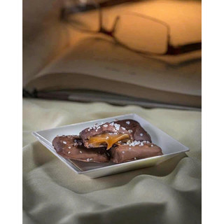 [NEW DATE : 06/2026] 🍫🌊 SOCOLA ÁO MUỐI BIỂN NHÂN CARAMEL CỦA MỸ SANDERS MILK CHOCOLATE - DARK CHOCOLATE 1.02KG U.S.A 🗽🇺🇸