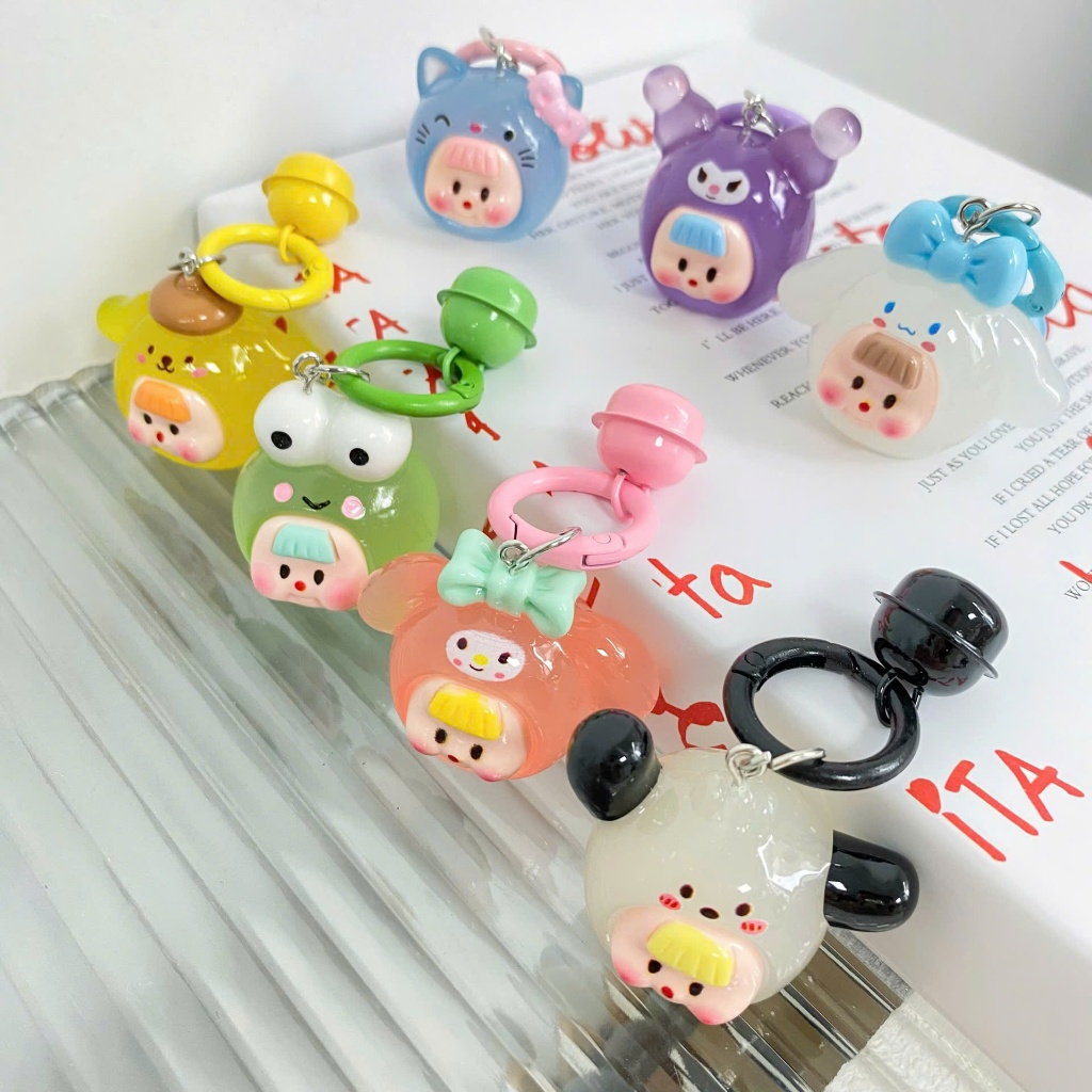 Móc khóa Sanrio Móc Khóa Hình Tròn Phát Sáng Trong Bóng Tối Hana Store