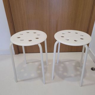 Ghế đẩu tròn chân sắt IKEA Marius - Trắng