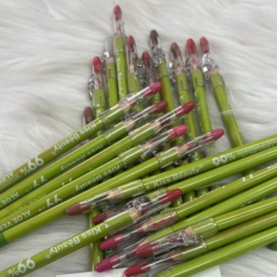 CHÌ VIỀN MÔI KISS BEAUTY 99% ALOE VERA