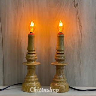 cặp đèn bàn thờ gỗ sồi kiểu dáng đèn cày nến trang trí bàn thờ gia tiên