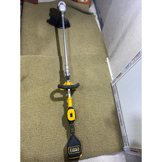 thân máy cắt cỏ dewalt 20v