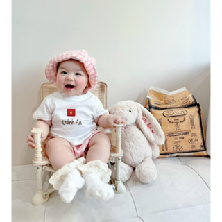 Áo in theo yêu cầu cho bé và người lớn đầy đủ size in cờ đỏ sao vàng kèm tên - khách lên đơn nhắn tin gửi tên muốn in