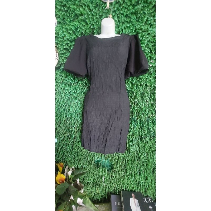 đầm đen size S new tag