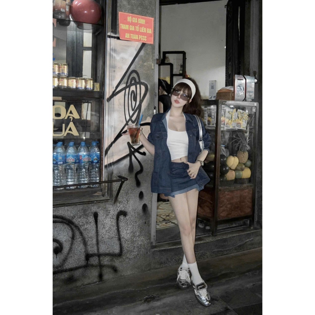 Set áo khoác denim kèm áo 2 dây basic phối chân váy ôm 132 HH Bộ sơ mi bò khoác ngoài áo hai dây mix váy ngắn MOONYHANOI