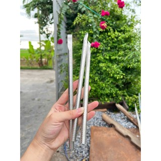 1 Cây Móc lốp xe máy inox lăn nhám phi 12
