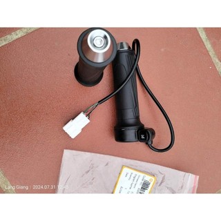  Cặp Tay Ga zin Theo Xe Xmen Neo new 2024 Yadea Chính Hãng 