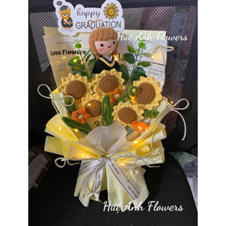 BÓ HOA LEN ( HƯỚNG DƯƠNG, BẠN NAM HOẶC NỮ) TẶNG CHỮ GRADUATION+  TÚI,THIỆP,ĐÈN TRONG P.LOẠI